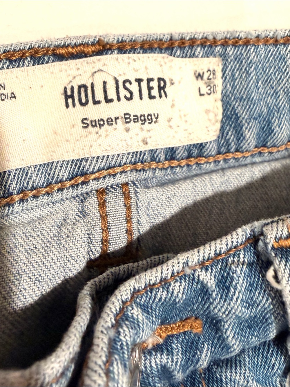 Hollister Super Baggy Light Wash Jeans 29x30 - Picture 5 of 9
